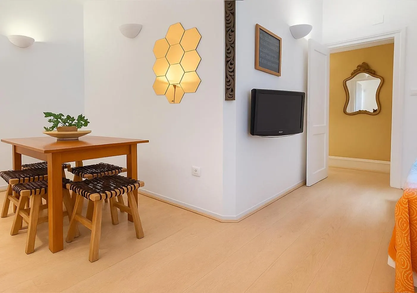 Santos Apartment In Central Lisbon With River View Privatunterkunft