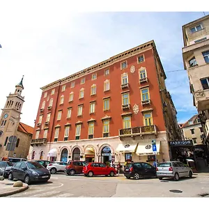 https://apartment-ivan-split-21000-4.splithotels.org