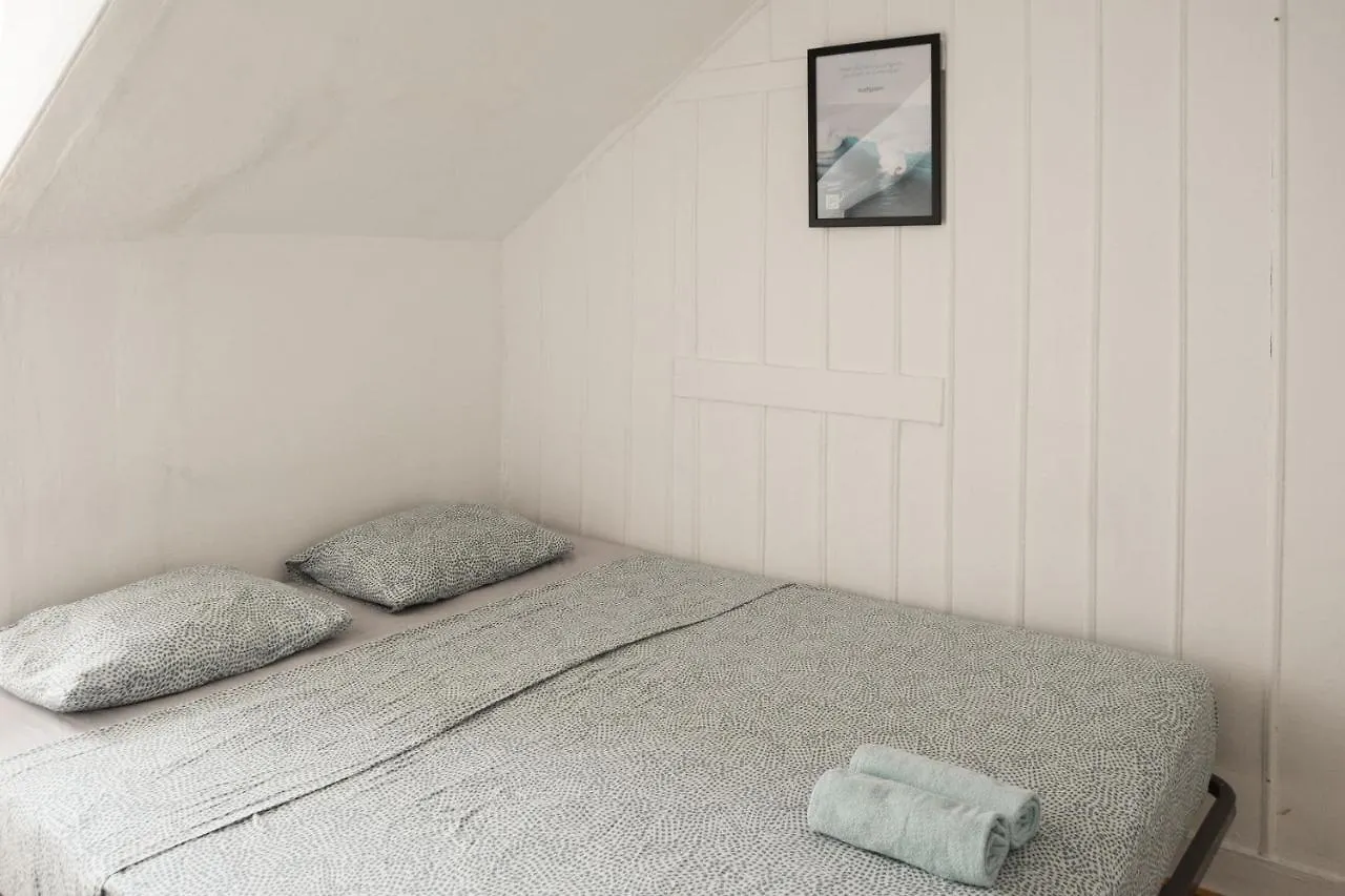 Homestay Santos Apartment In Central Lisbon With River View