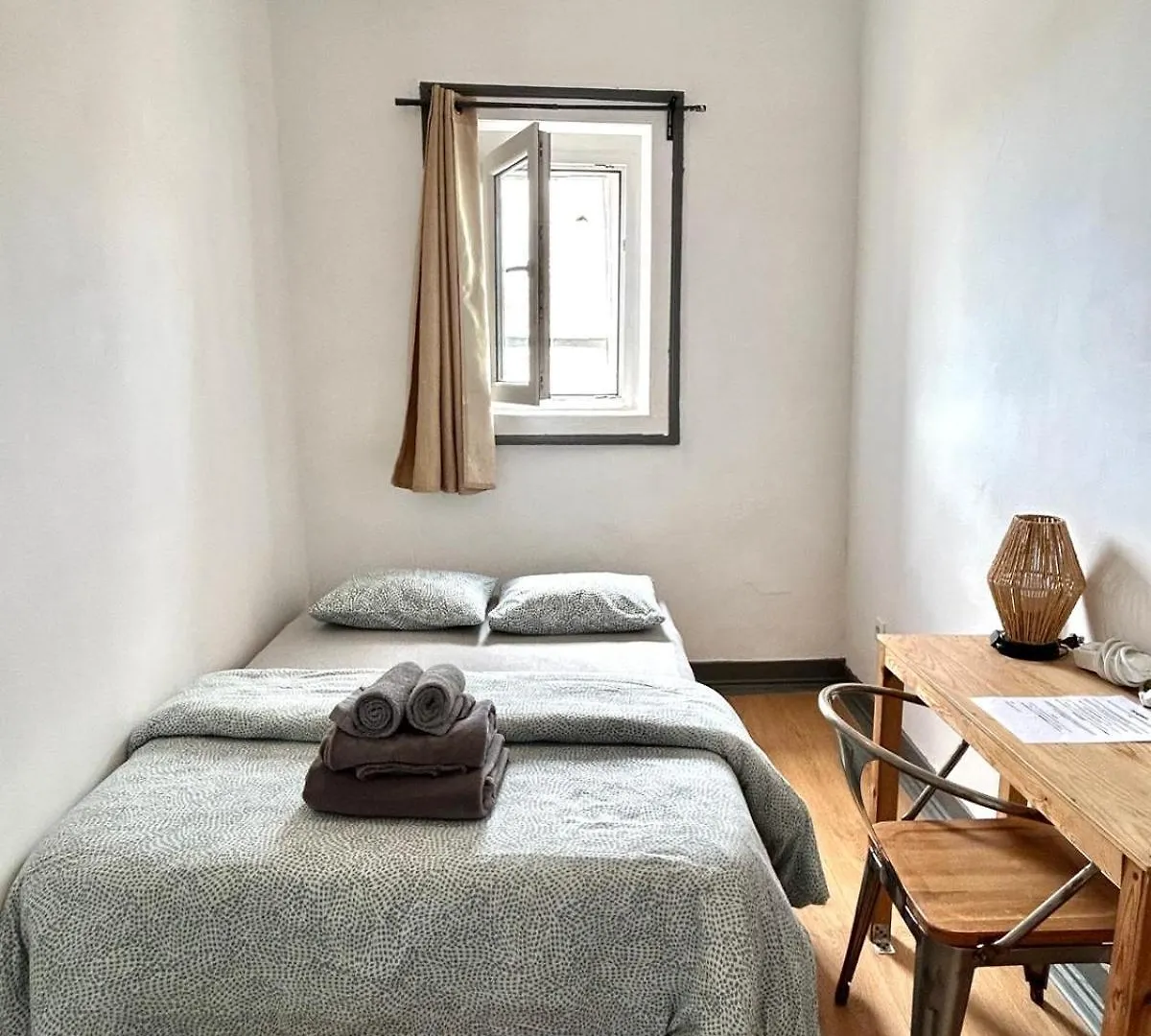 Santos Apartment In Central Lisbon With River View