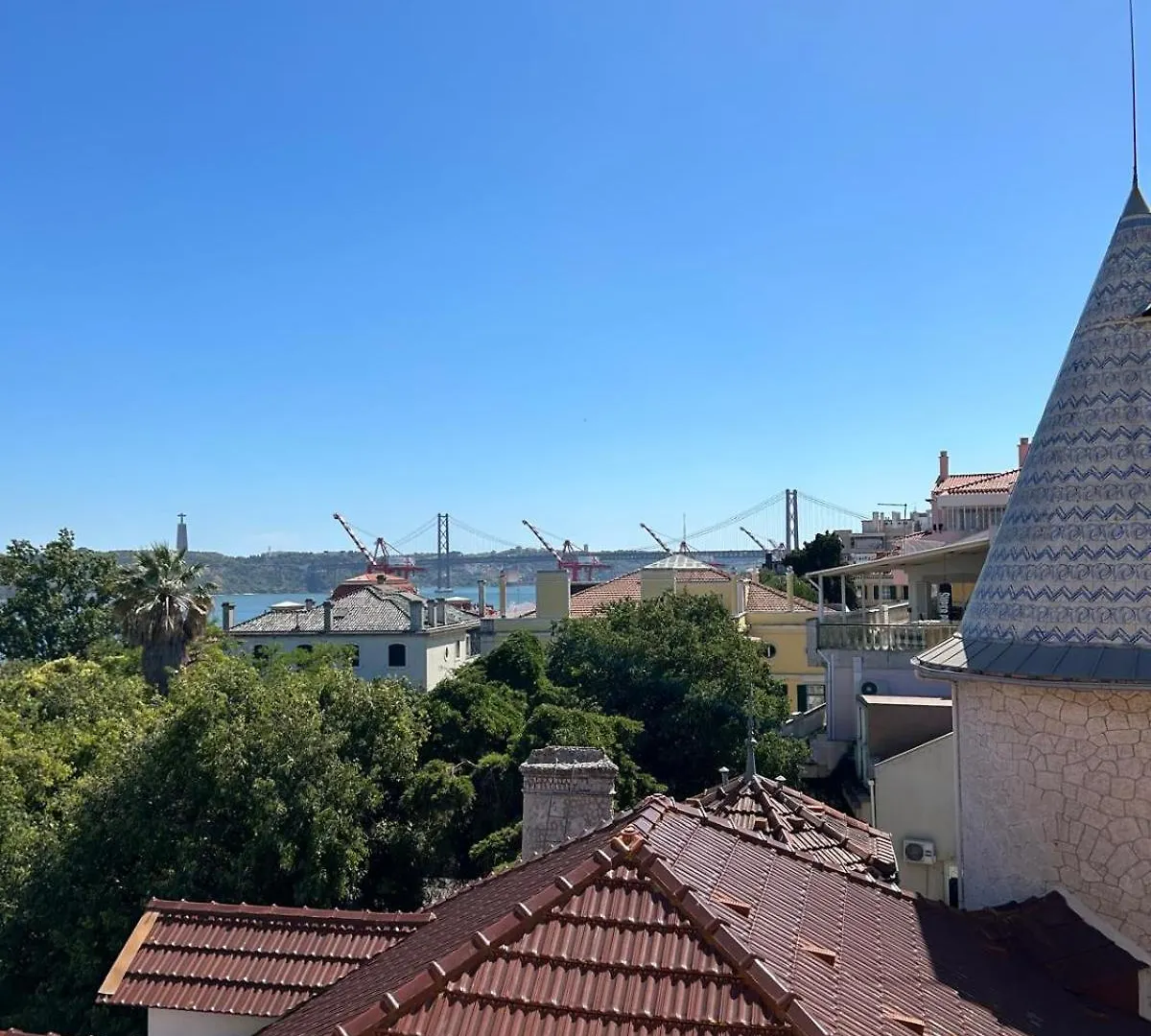 Homestay Santos Apartment In Central Lisbon With River View