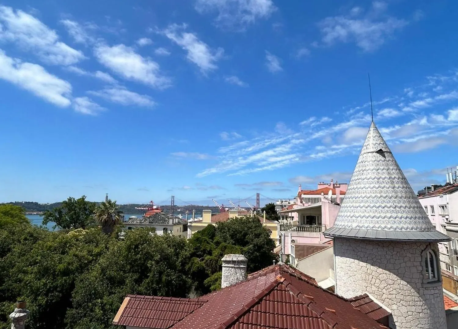 Santos Apartment In Central Lisbon With River View Homestay