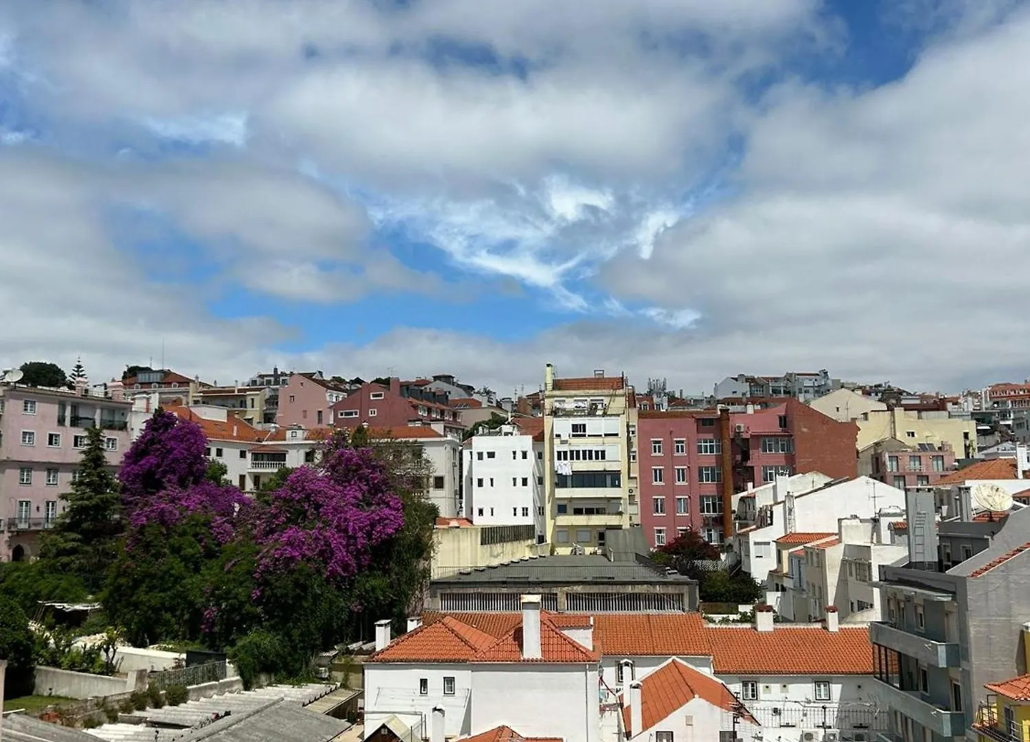 Homestay Santos Apartment In Central Lisbon With River View Portugal